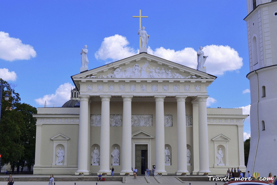 Кафедральный собор Святых Станислава и Владислава в Вильнюсе