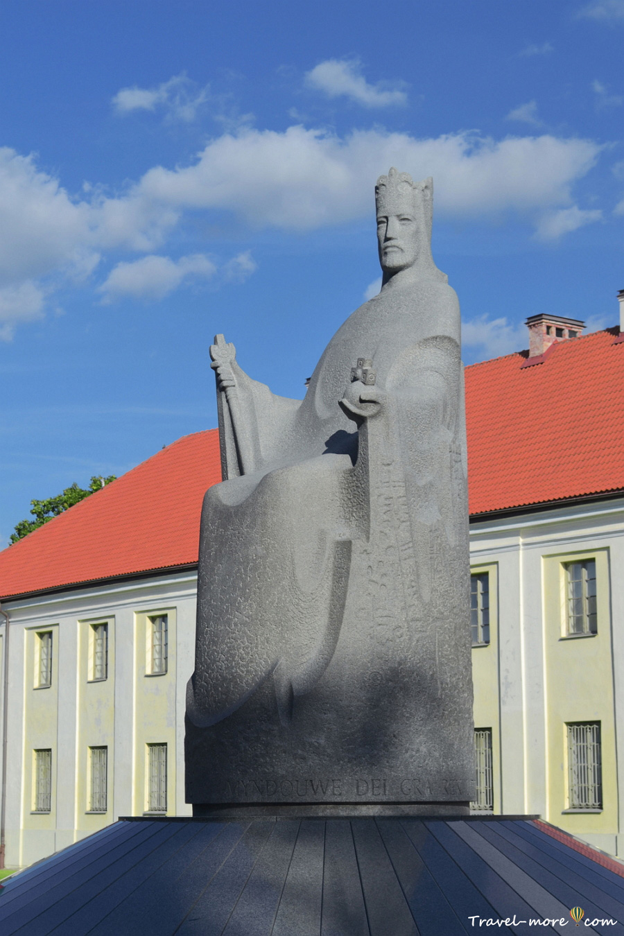 Памятник князю Миндовгу в Вильнюсе