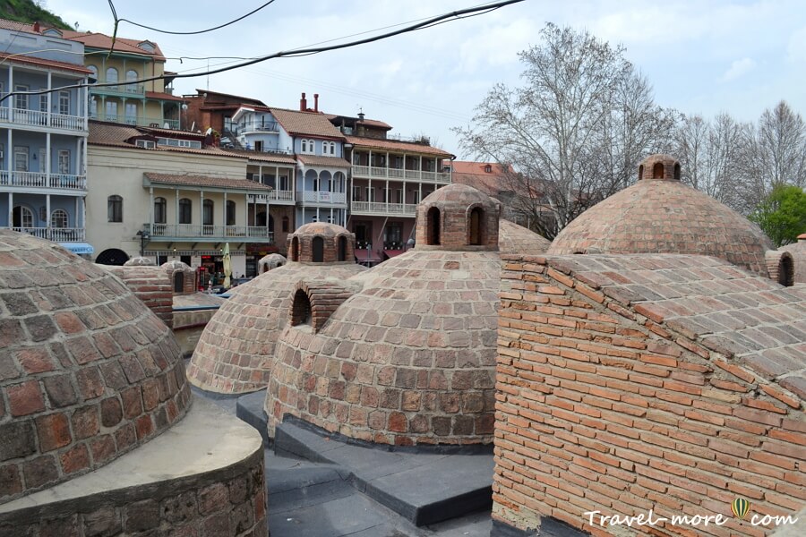 Серные бани Абанотубани в Тбилиси